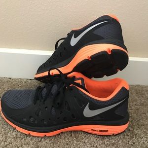 Men’s Nike Dual Fusion Size 8.5 (Women’s 10)